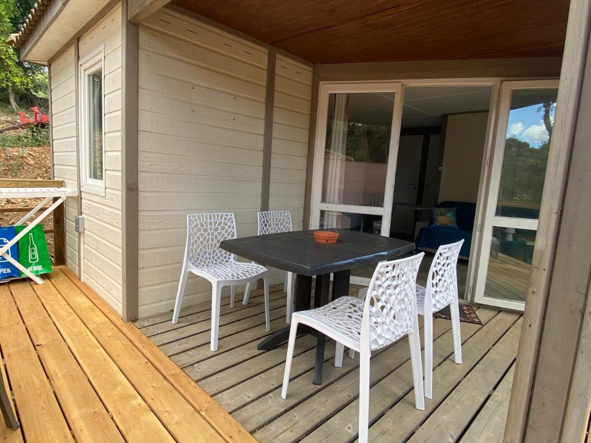 Les Chalets Des Iles Борго Екстериор снимка